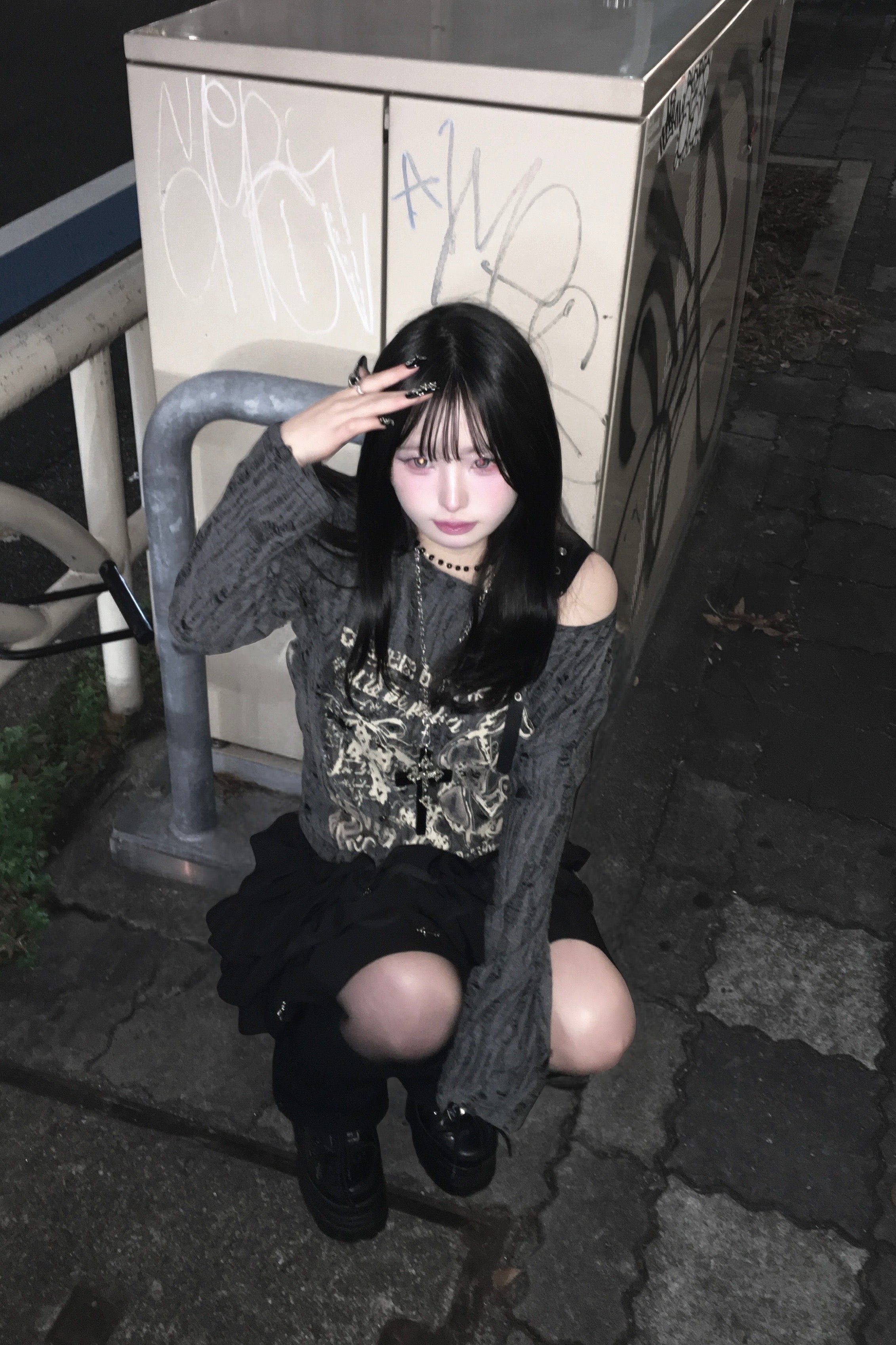 ダークグランジオフショルトップス KR13792