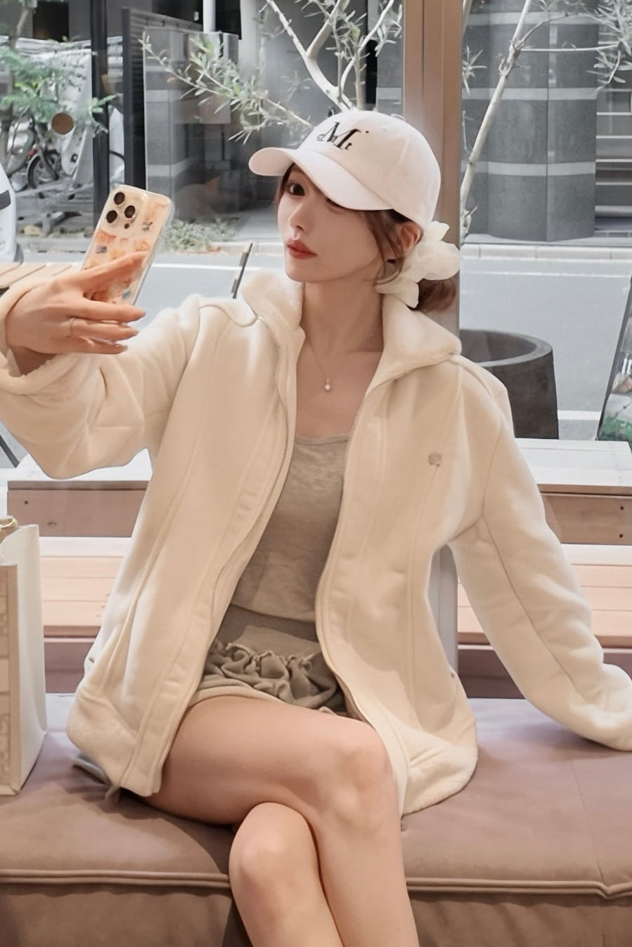 美品　カネコイサオ　白襟付きブルゾン　キルティング　リボン　ジップアップ 美品 カネコイサオ 白襟付きブルゾン キルティング リボン ジップアップ