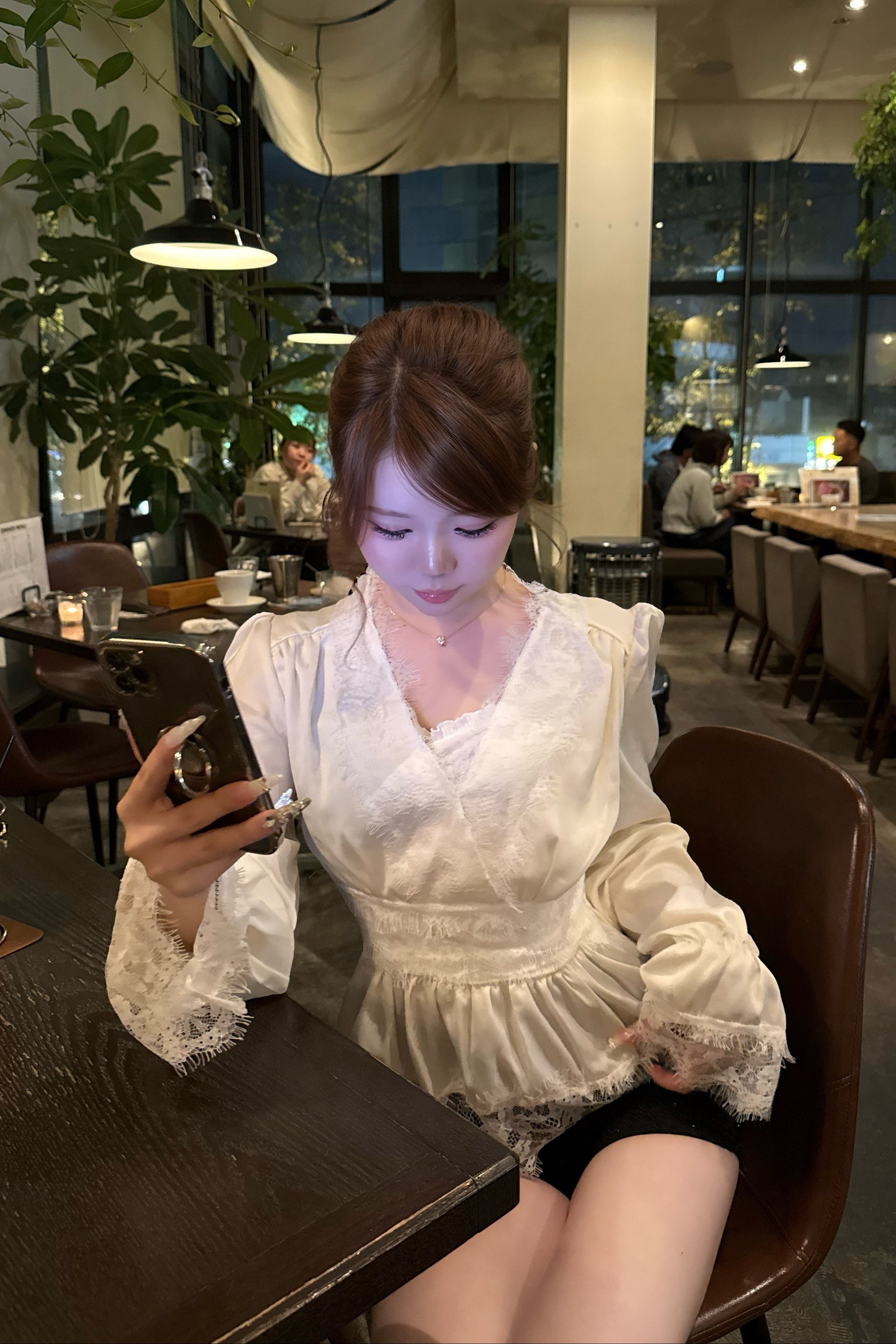 Vネックレースカフスブラウス KR14608