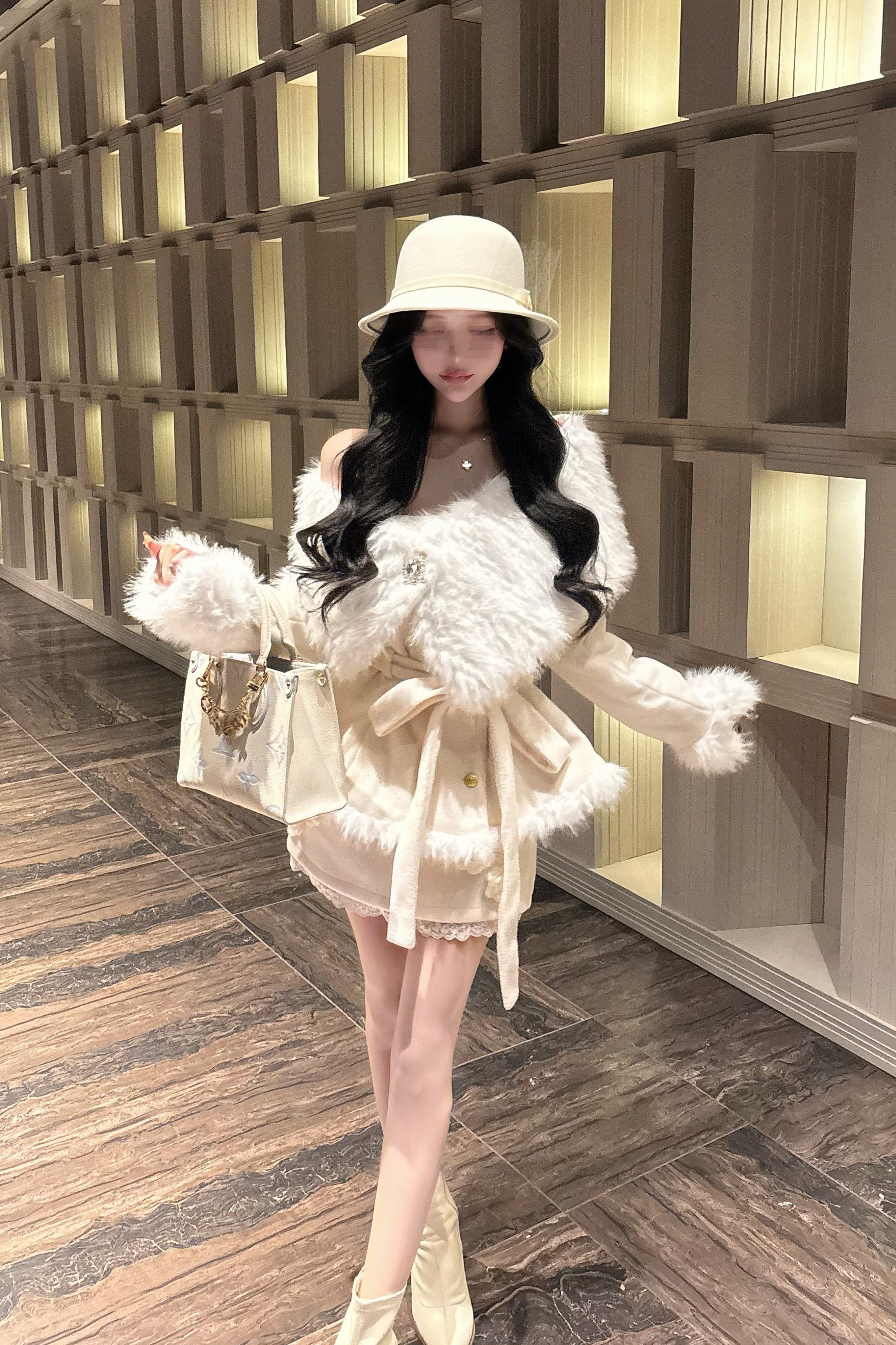 オフショルダーファーセットアップ KR30018