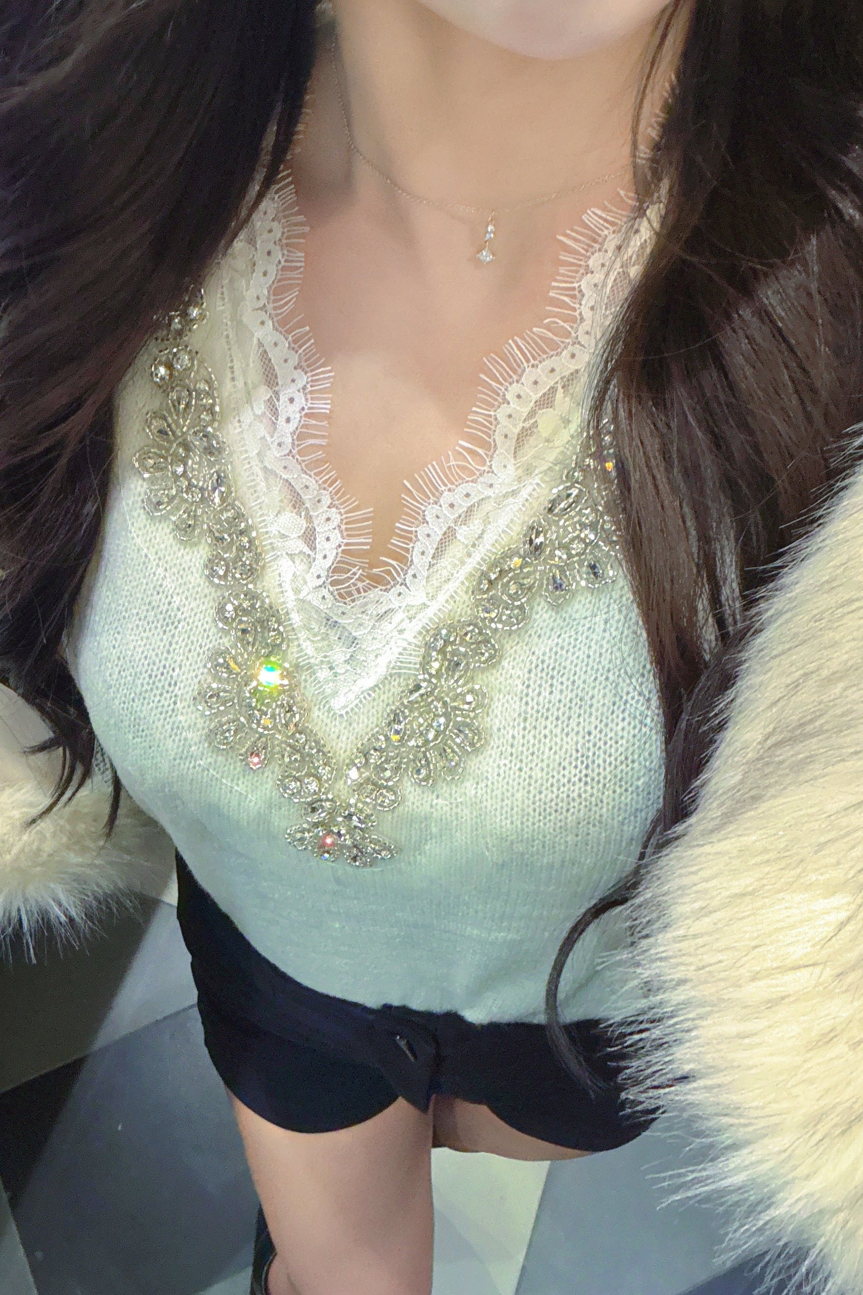 Vネックビジューレースニット KR13916