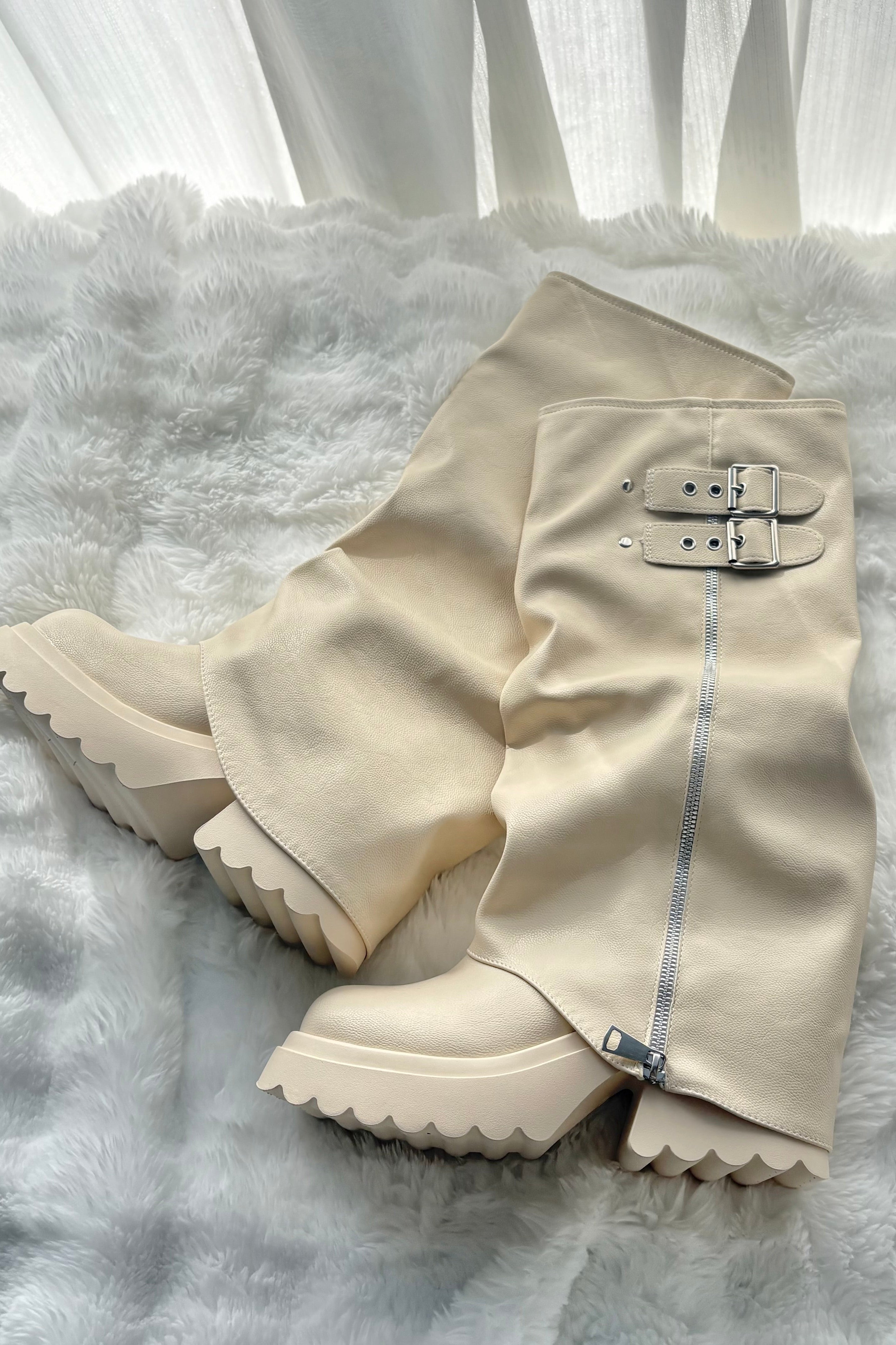 カバーデザインプラトフォームブーツ KR13648