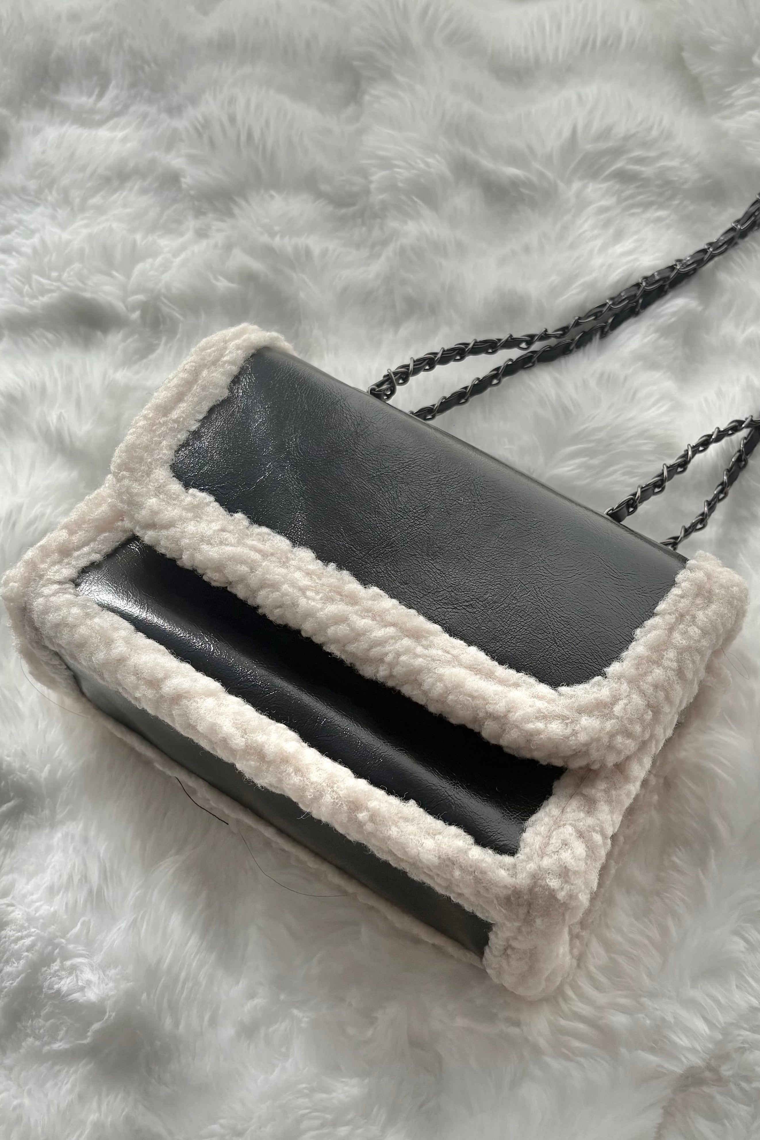 ムートボアンショルダーバッグ KR13645