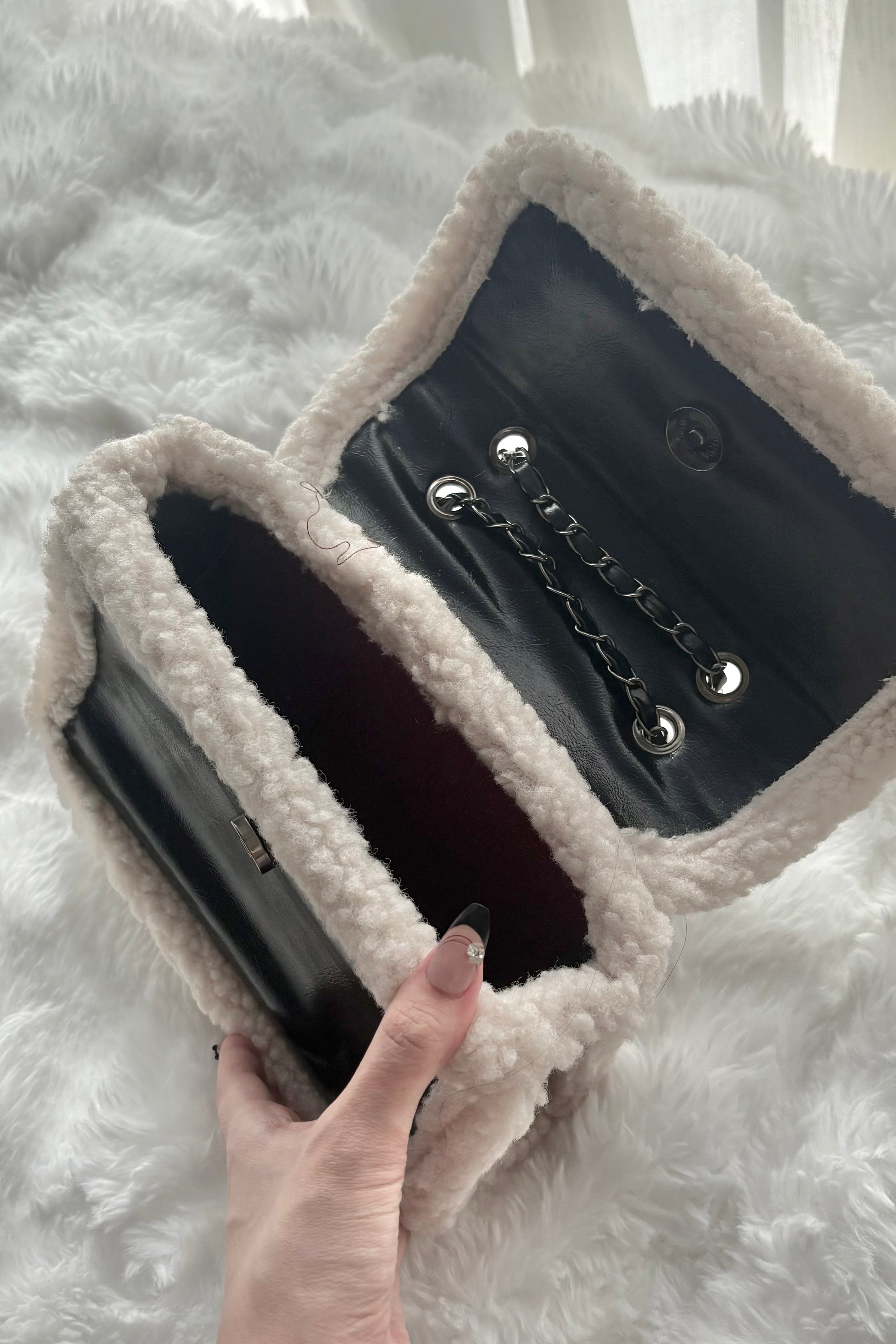 ムートボアンショルダーバッグ KR13645