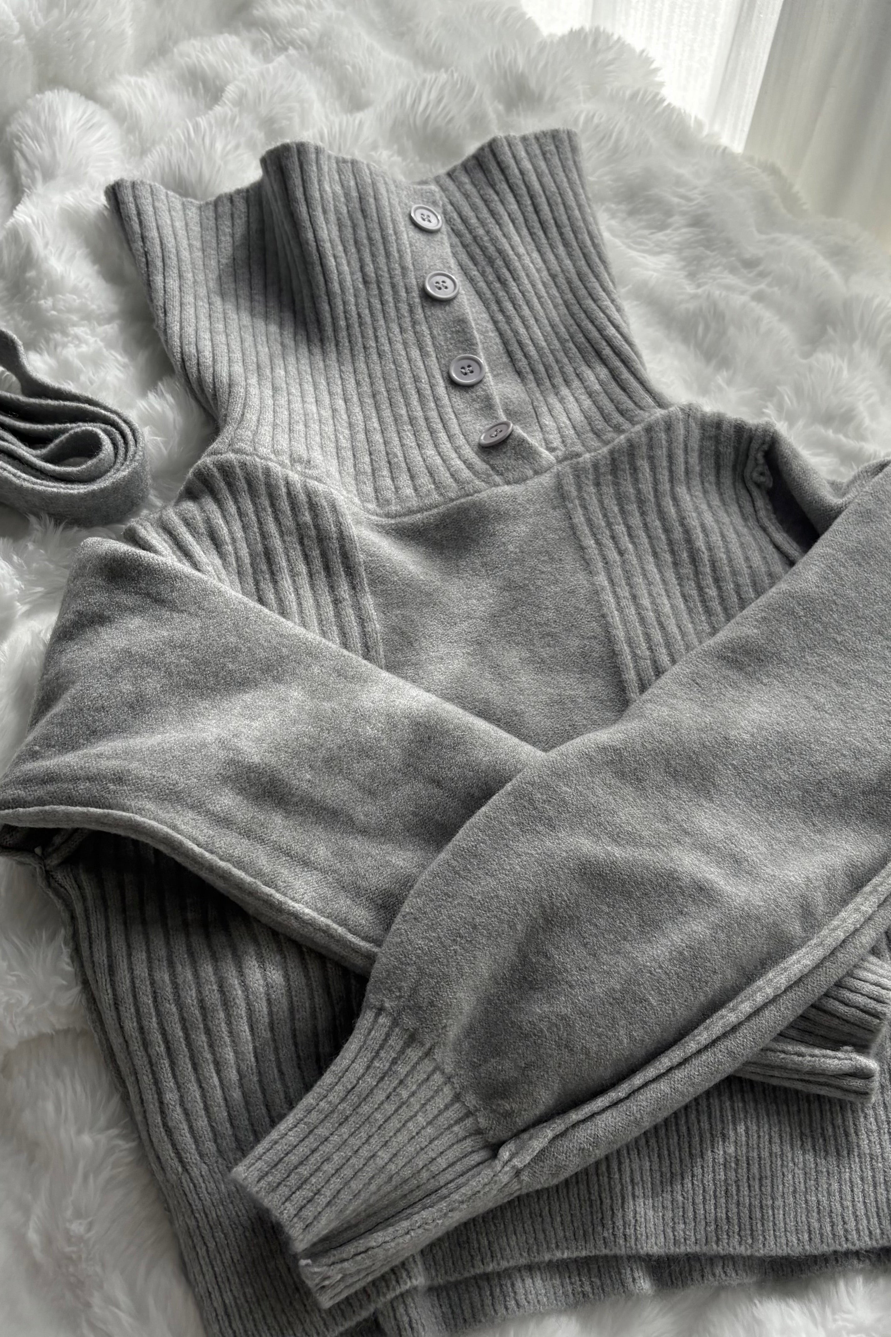 パフスリオフショルニット KR13652