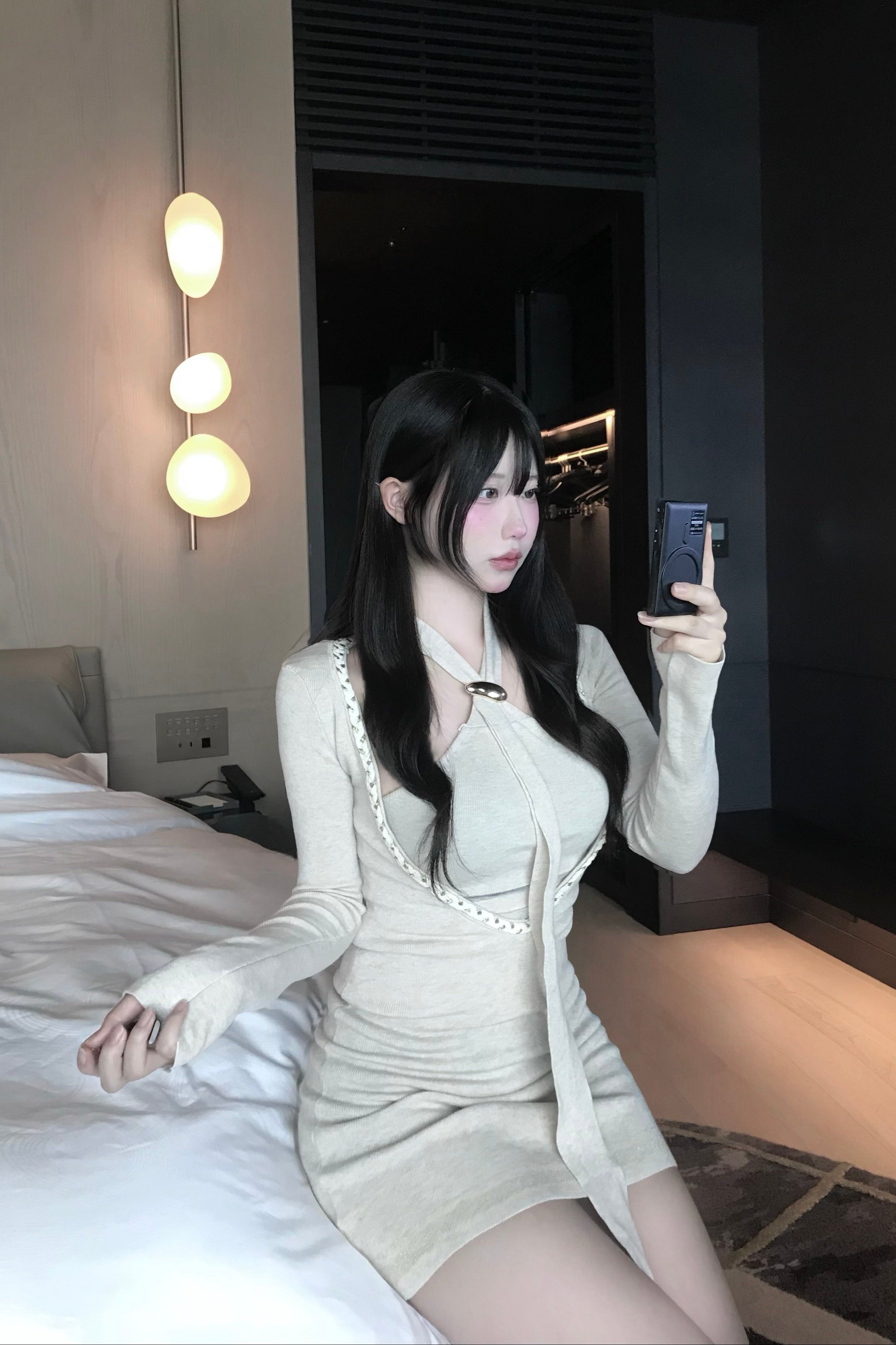 レーストリムネックデザインワンピース KR13500