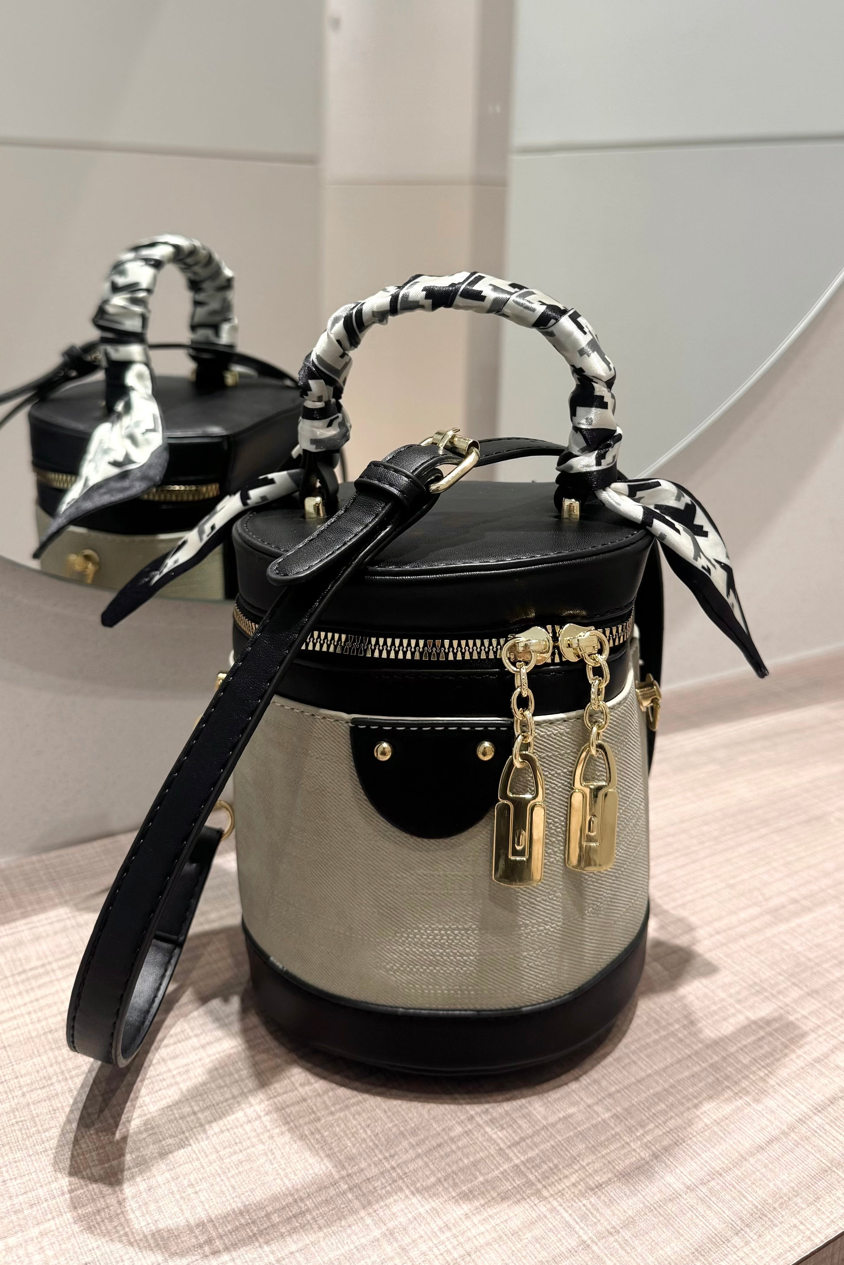 ミニショルダーバッグ KR12559