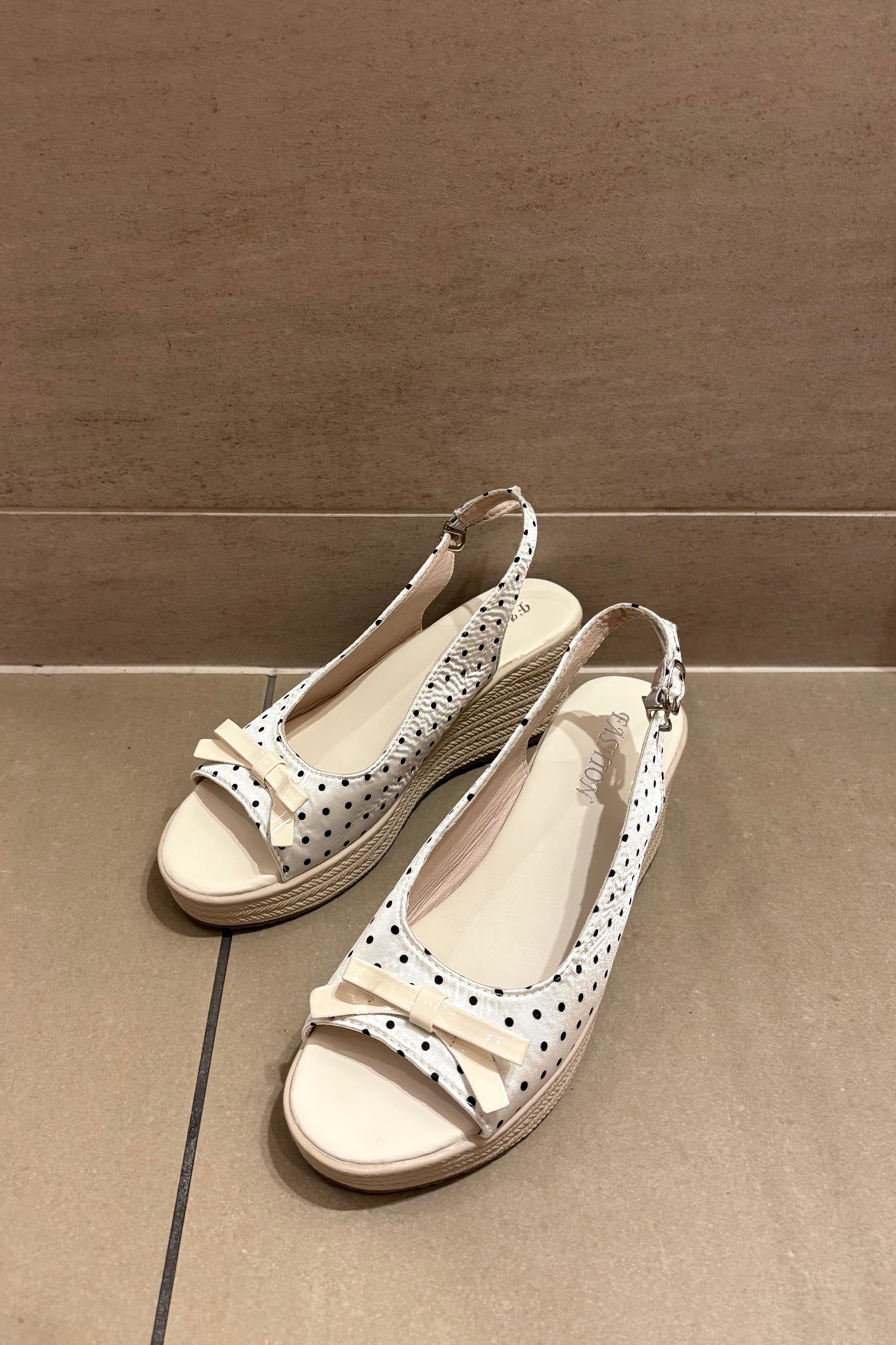 ドットリボンウェッジサンダル KR15436