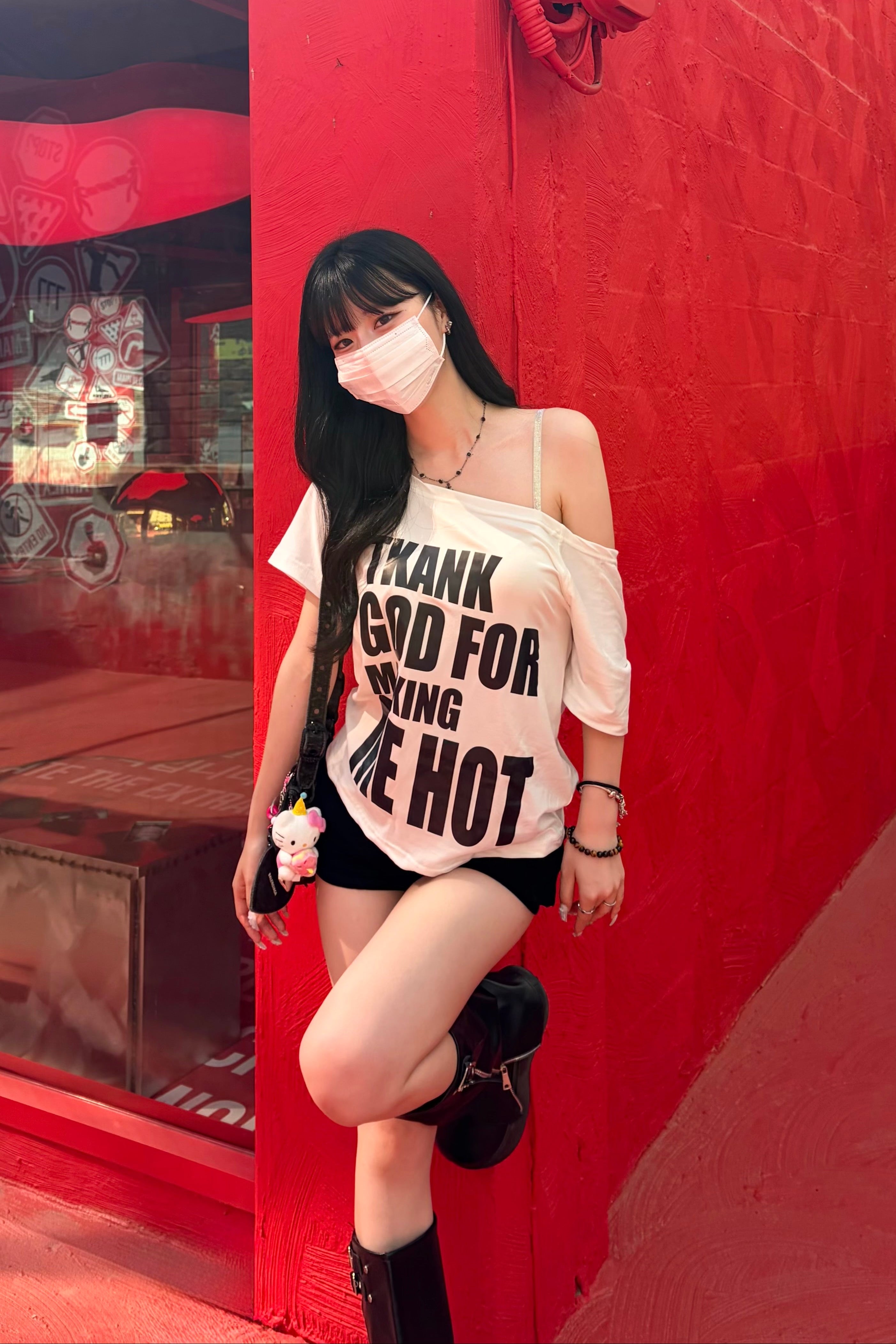 オフショルダーオーバーサイズロゴTシャツ KR15128