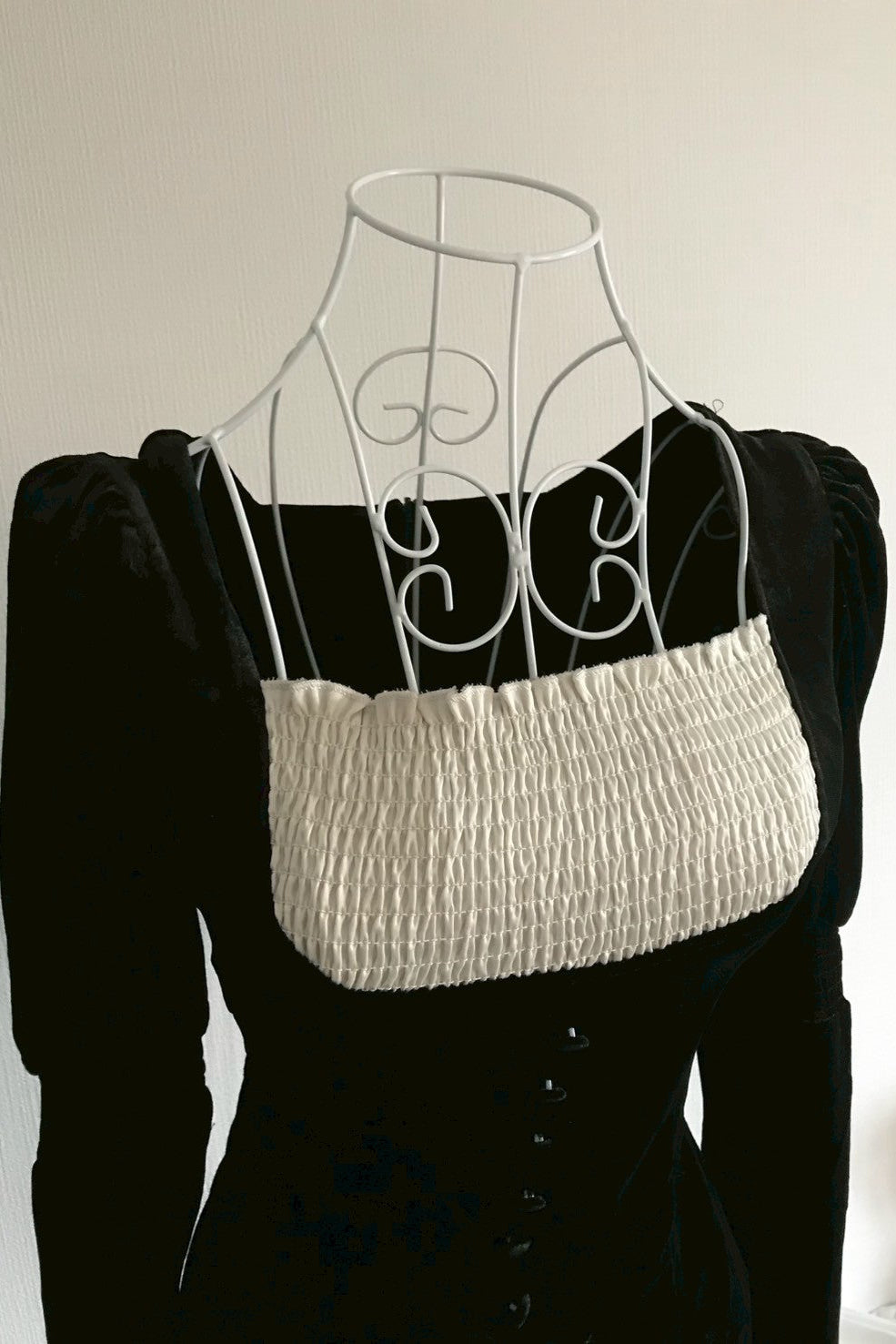 velvet black one-pice KR10085