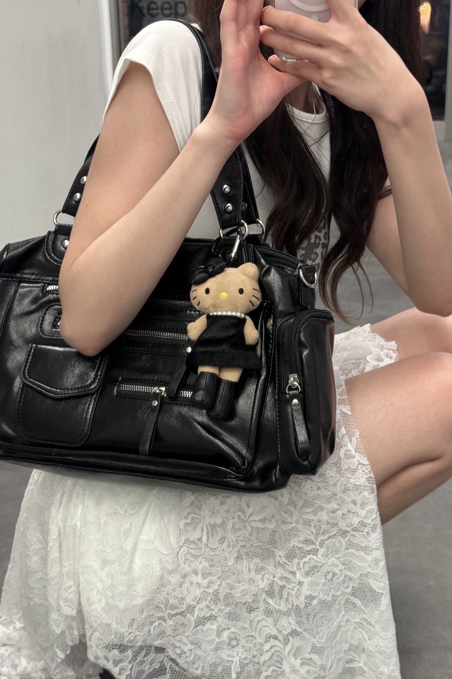 ブラックマルチポケットレザーバッグ KR11596