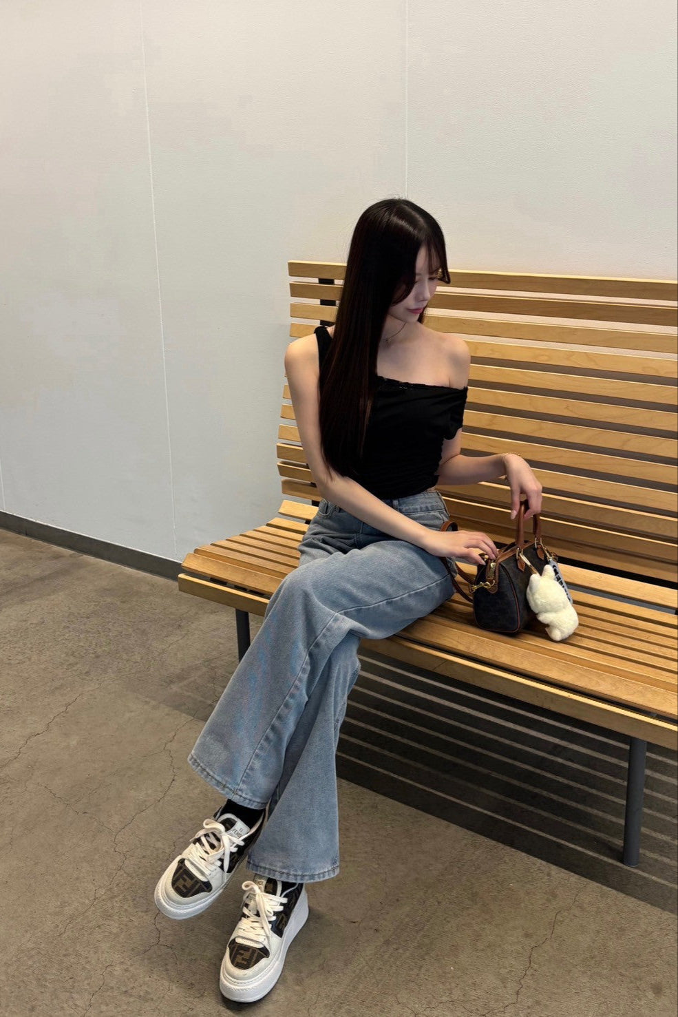 off-the-shoulder lace top KR10051