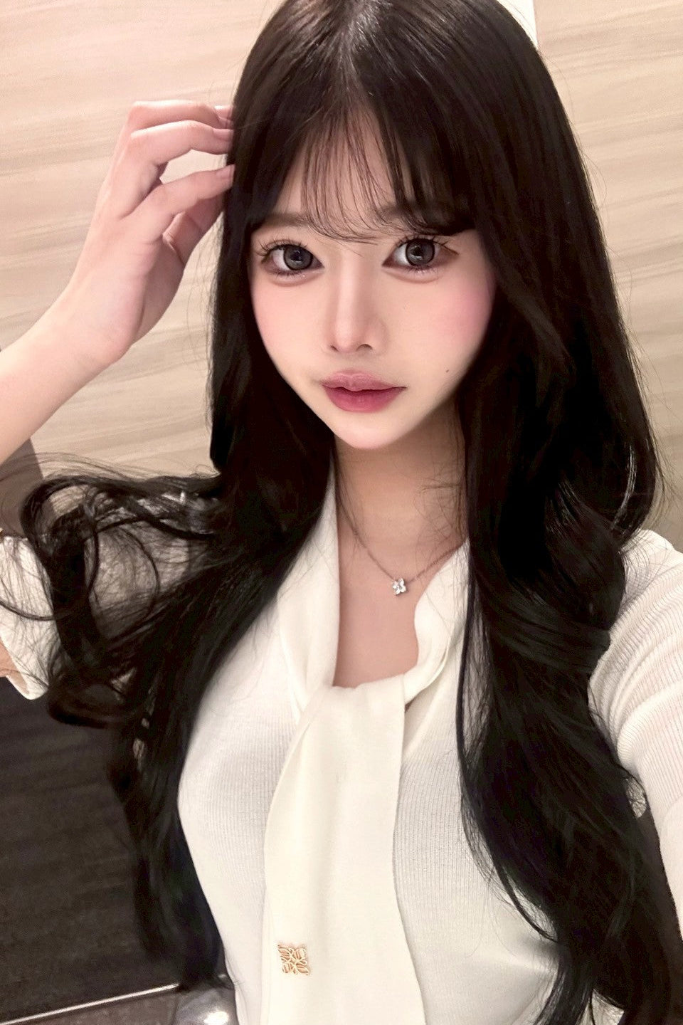 Vネックスリムニットトップス KR10181