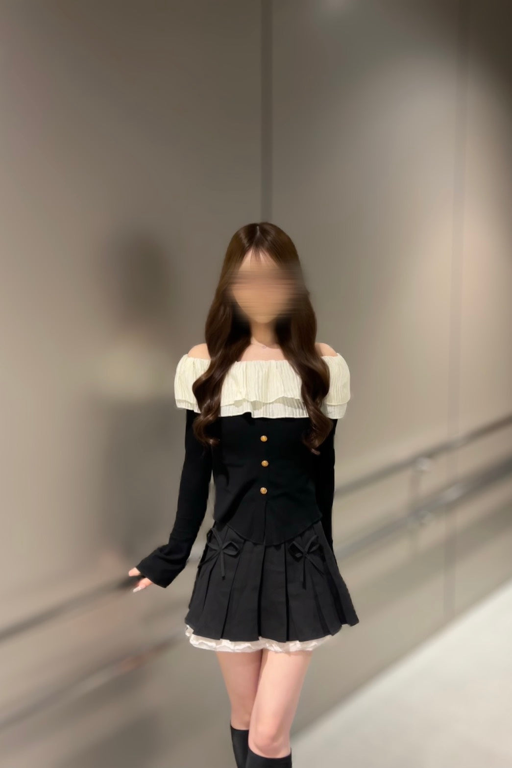 フリルオフショルゴールドボタントップス KR10365