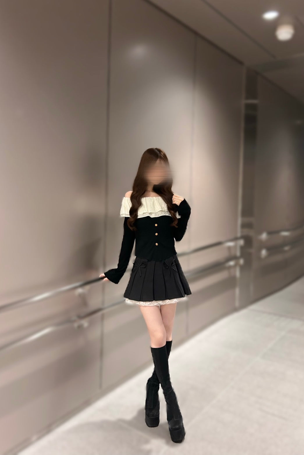 フリルオフショルゴールドボタントップス KR10365