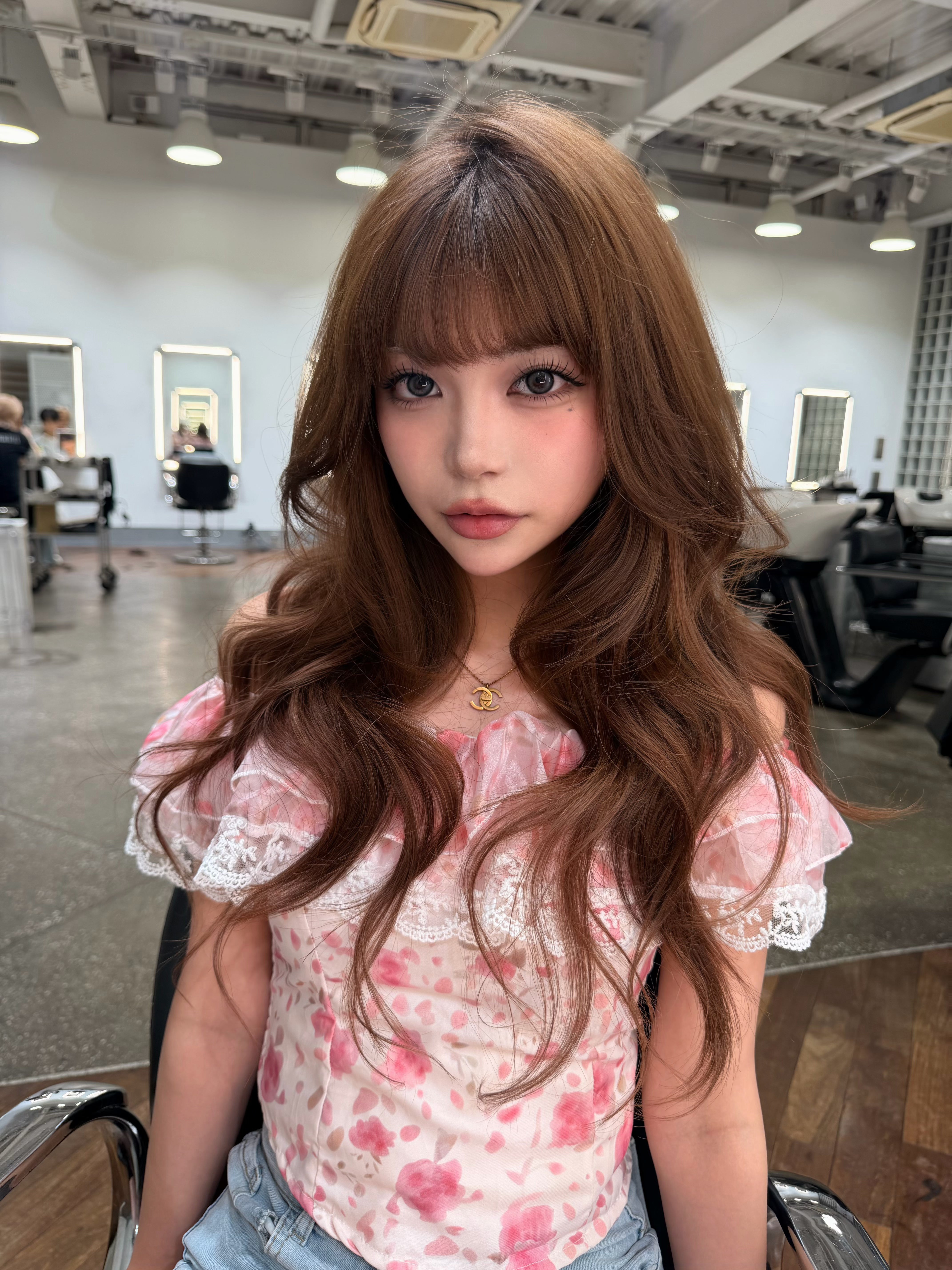 フローラルオフショルダーラッフルブラウス KR15420