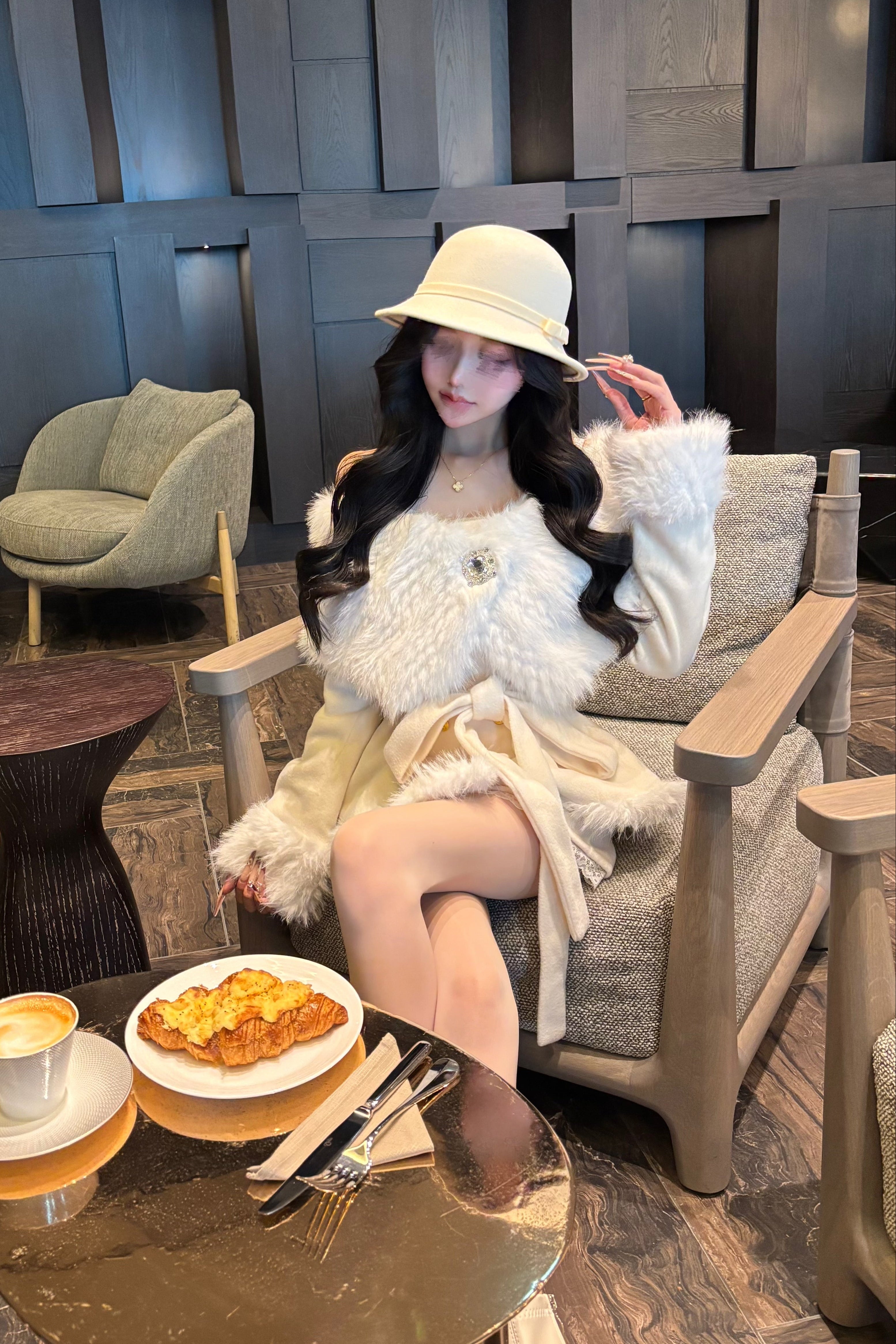 オフショルダーファーセットアップ KR30018