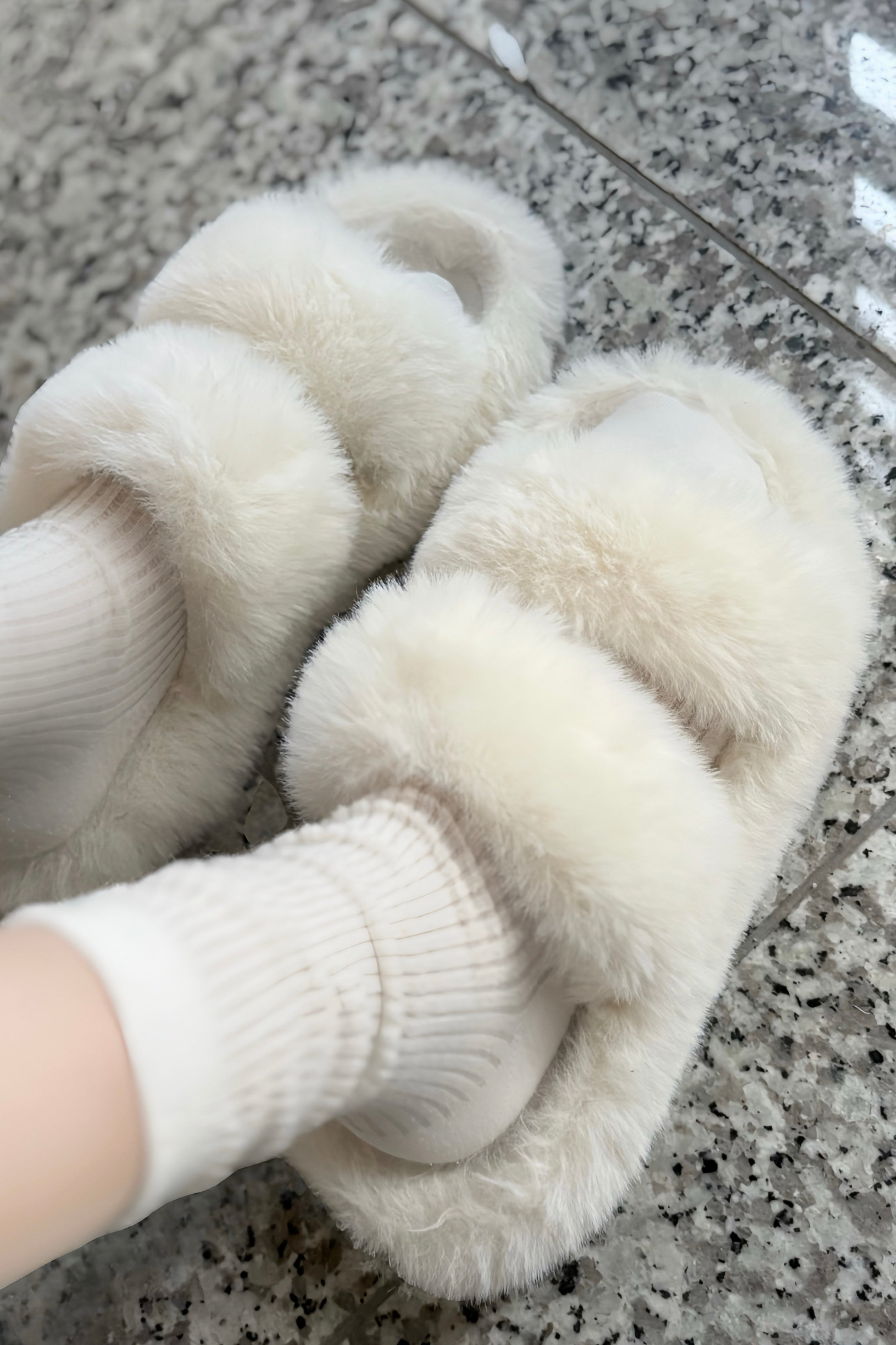 プラットフォームファーサンダル KR13129