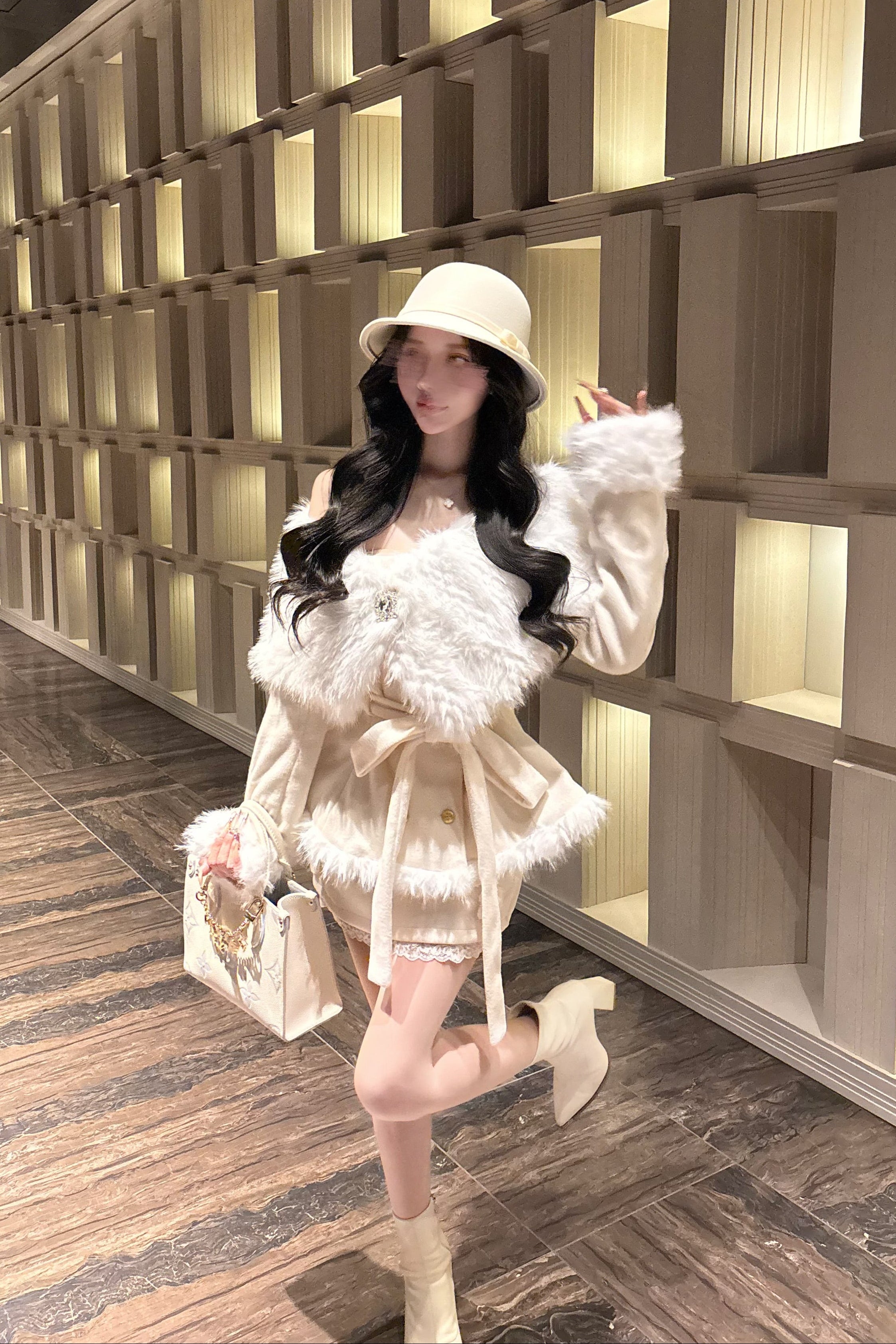 オフショルダーファーセットアップ KR30018