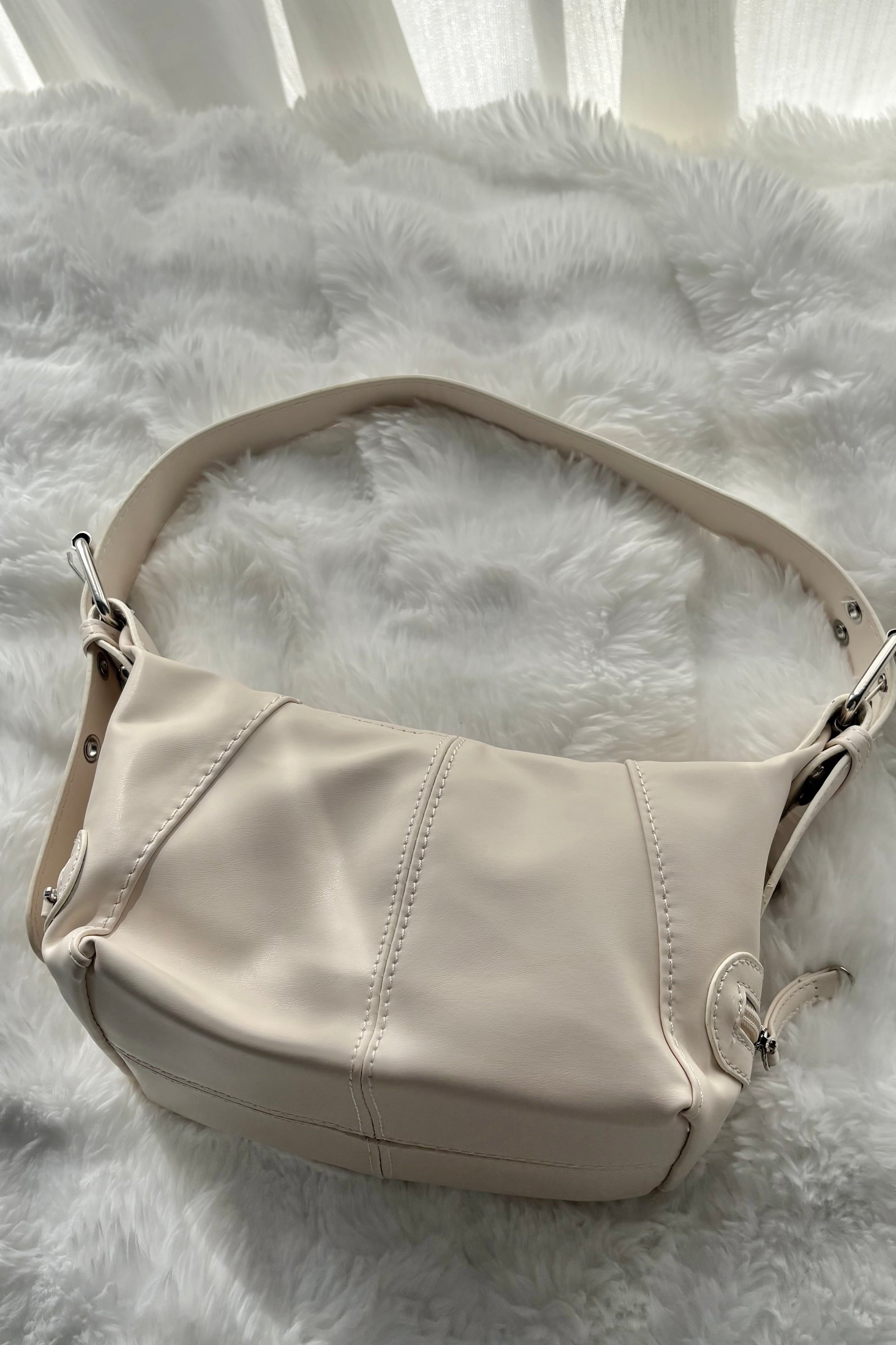 ラウンドショルダーバッグ KR13647