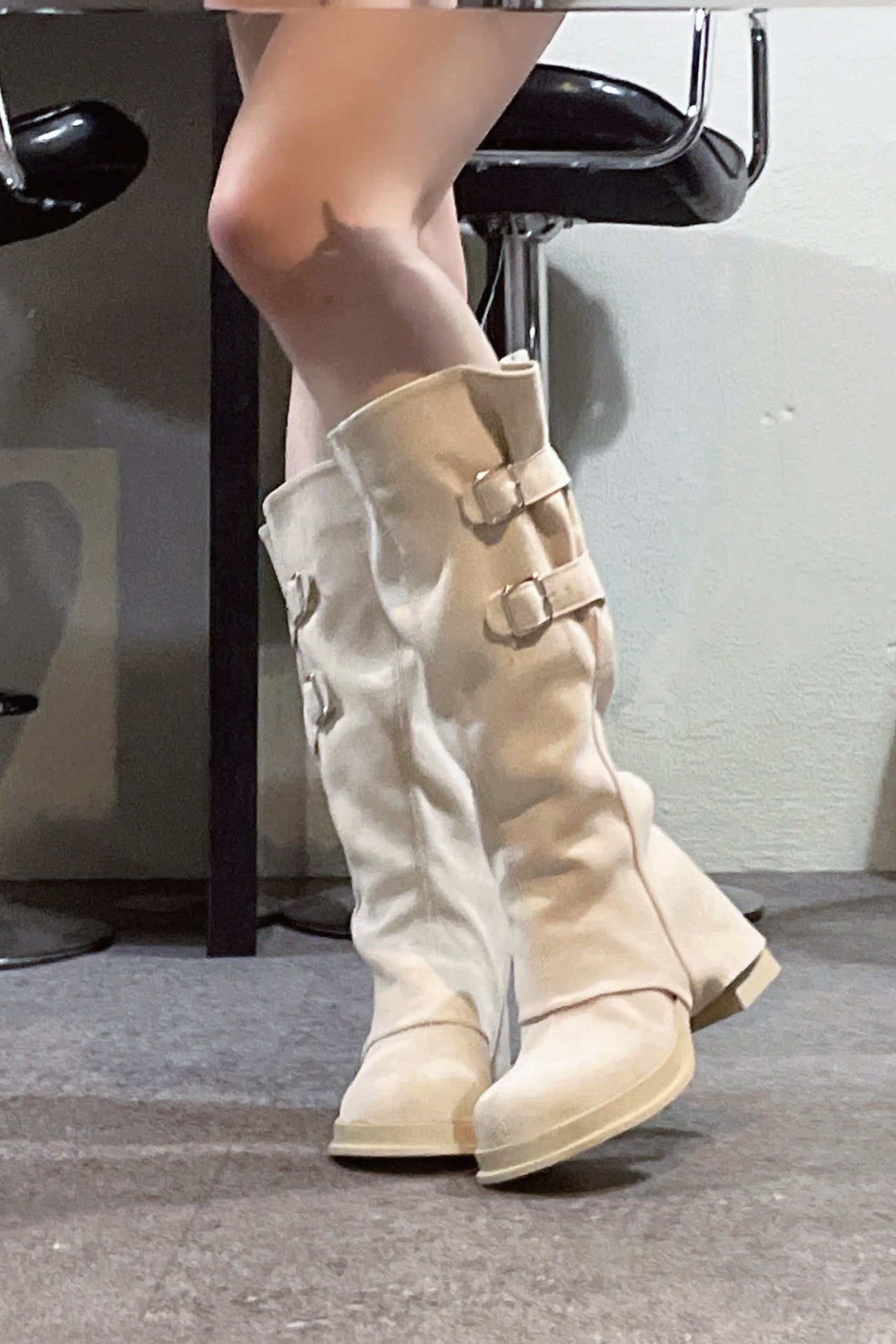 バックルツキスェードブーツ KR13599