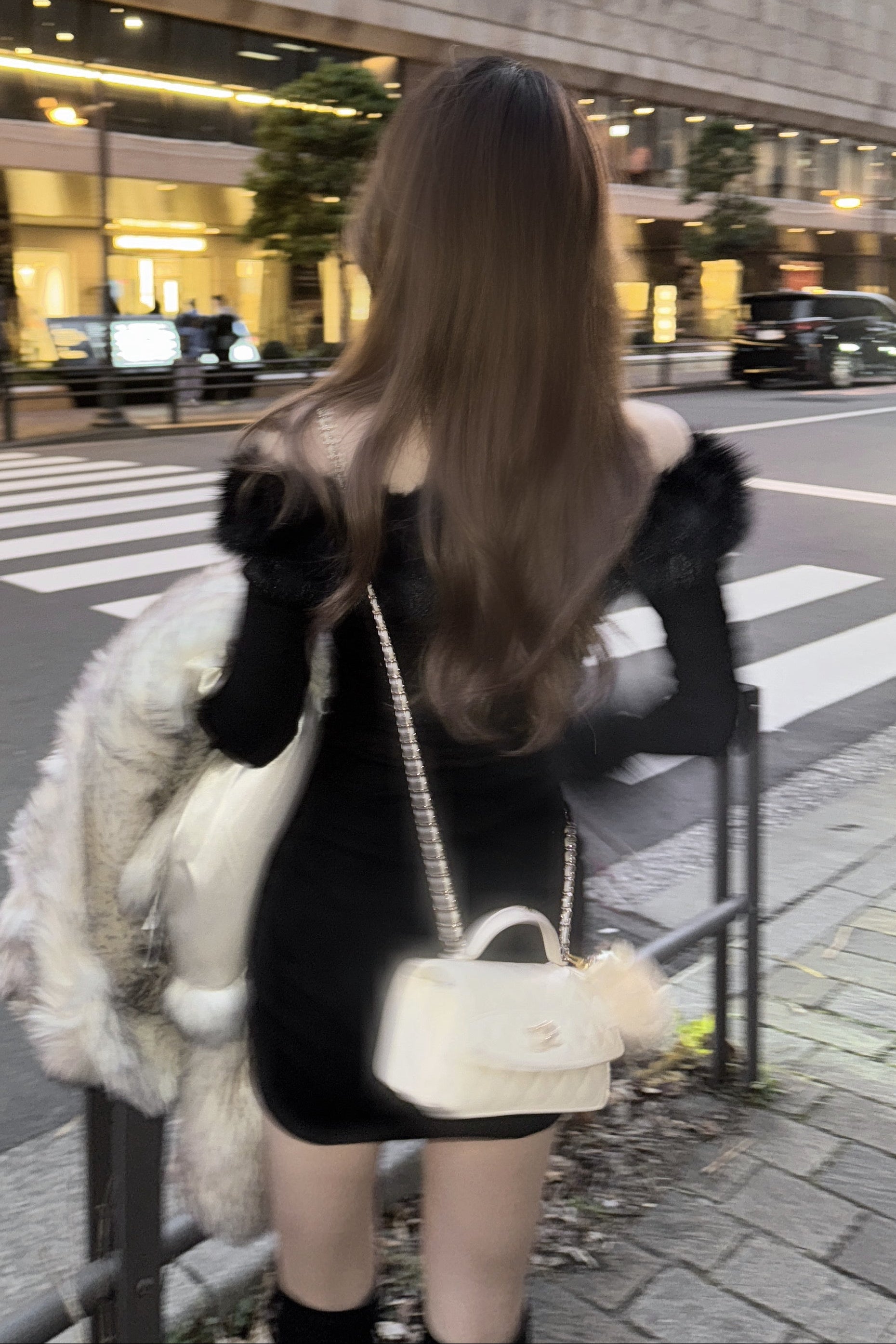 ファーオフショルニットワンピース KR13662