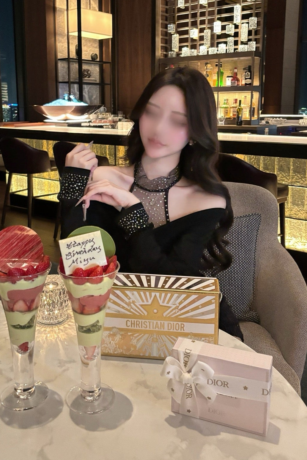 ラグジュアリーストーントップス KR13778