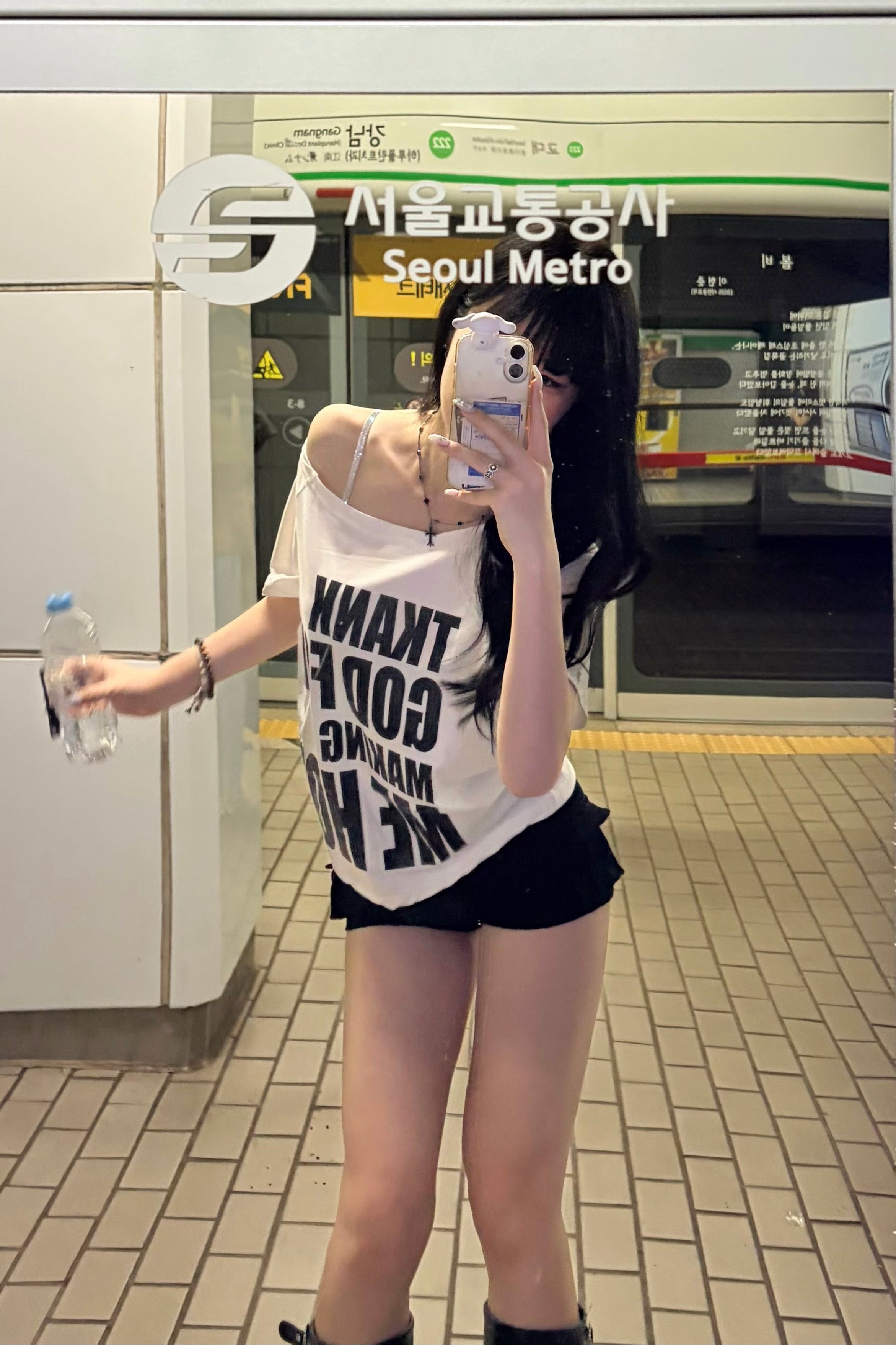 オフショルダーオーバーサイズロゴTシャツ KR15128