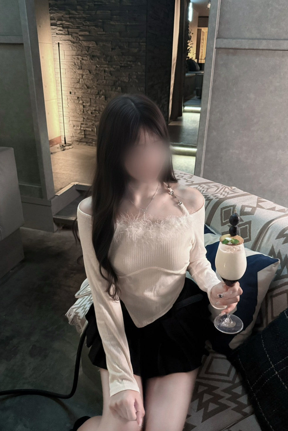 ファーツキオフショルトップス KR12715