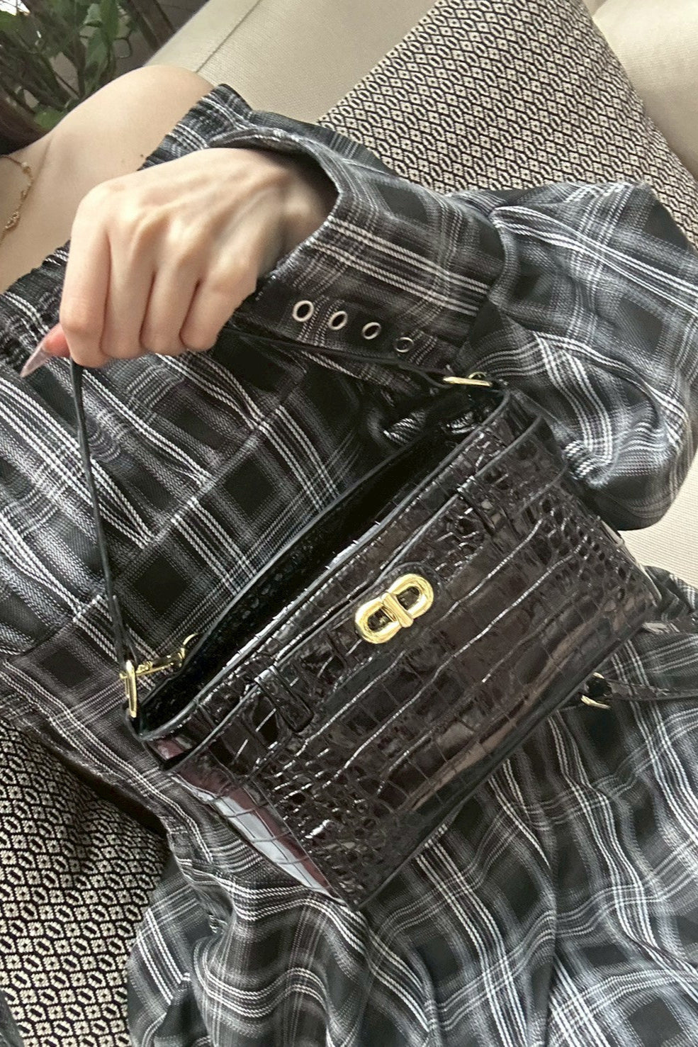ゴールドバックルハンドバッグ KR13340
